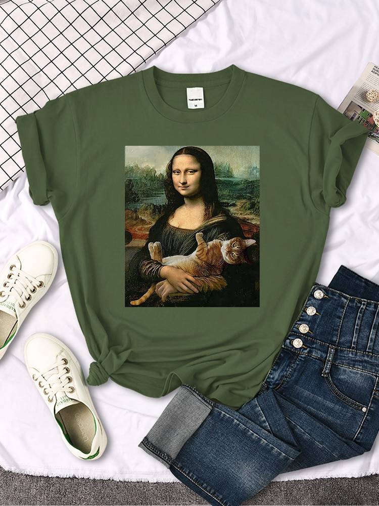 Mona Lisa Cat Hug Tee